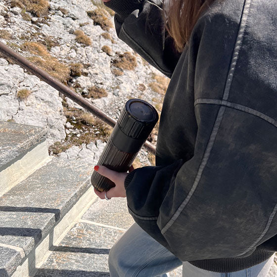 tee-flasche-tee-unterwegs-machen-teesieb.jpg__PID:180df2b6-4e85-4e97-8ef6-99348d718d36