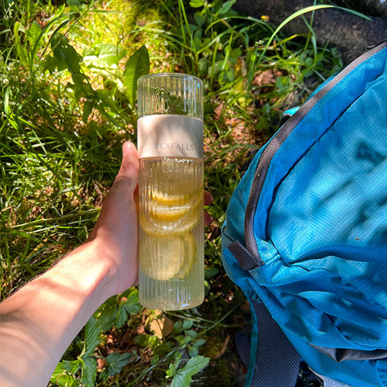 tee-tea-infuser-flasche-tee-unterwegs-machen-teafalls.jpg__PID:22a1a12e-0e29-4972-8254-a65a2f5e3380